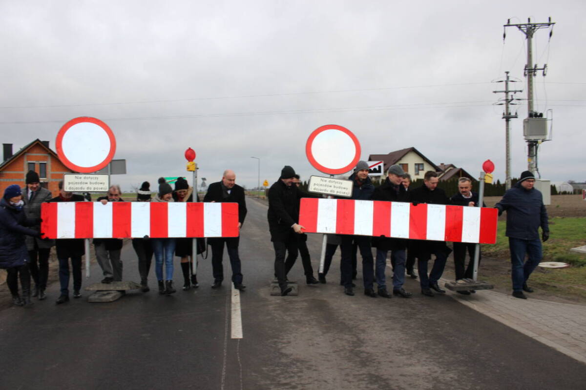 Słupia Kapitulna: uroczyste otwarcie drogi powiatowej - 20.12.2021 r.